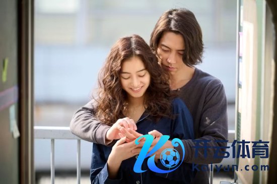 山下智久与新木优子配合电影《SEE+HEAR+LOVE》预报片截图